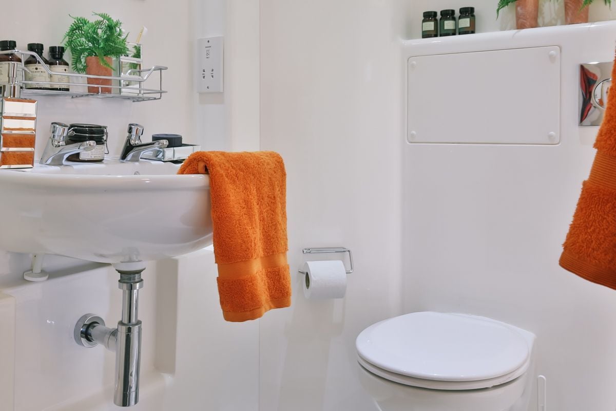 Classic Smaller Shared Apartment Single Bed - room